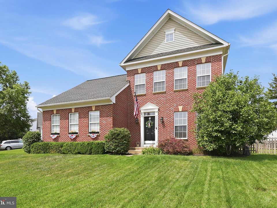 1st image of 10000 Darnaway Ct