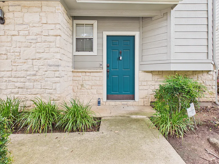 8518 Cahill Dr #32 — Photo 5