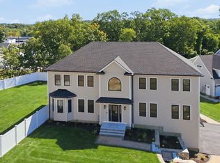 2 Berthold St, Saugus, MA 01906