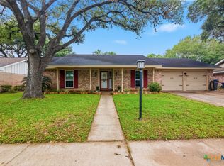 1307 Plantation Rd, Victoria, TX 77904