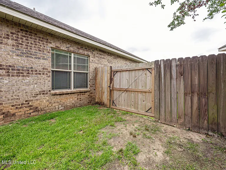 931 Old Towne St — Photo 36