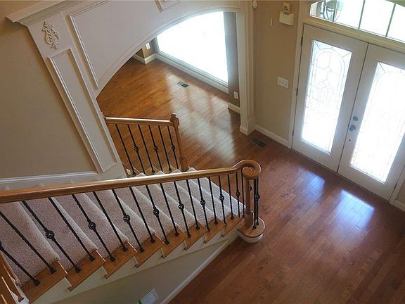 5th image of 818 Treeline Dr