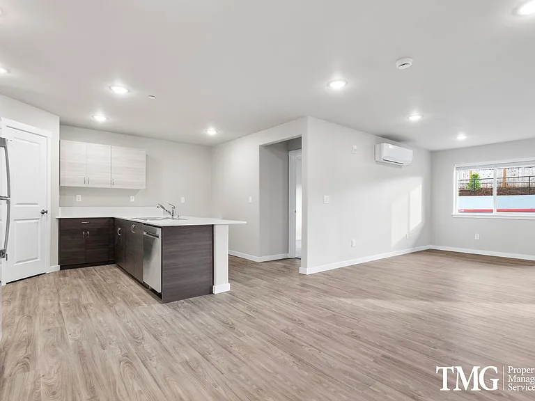 Waterford Terrace Apartments — Photo 48