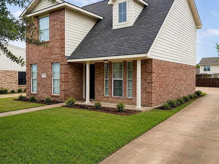 2438 Pintail Loop — Photo 1