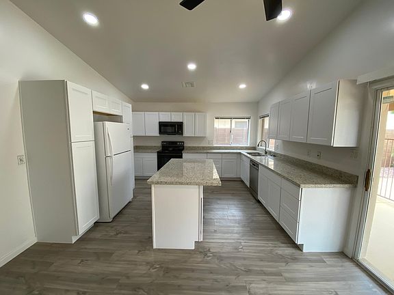 3rd image of 2730 E Bighorn Ave