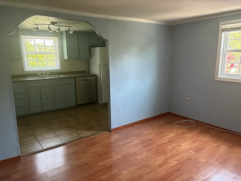 29 Brewer Ave — Photo 12