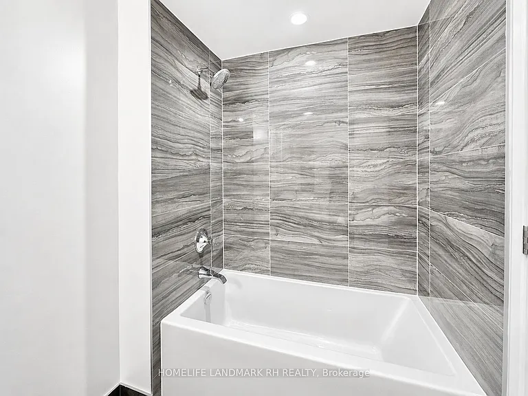 39 Roehampton Ave #2301 — Photo 9