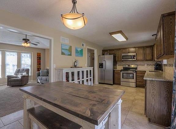 4th image of 4604 Oak Grove Ct