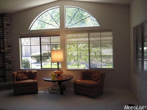 4th image of 6818 Rock Crest Ln #2901