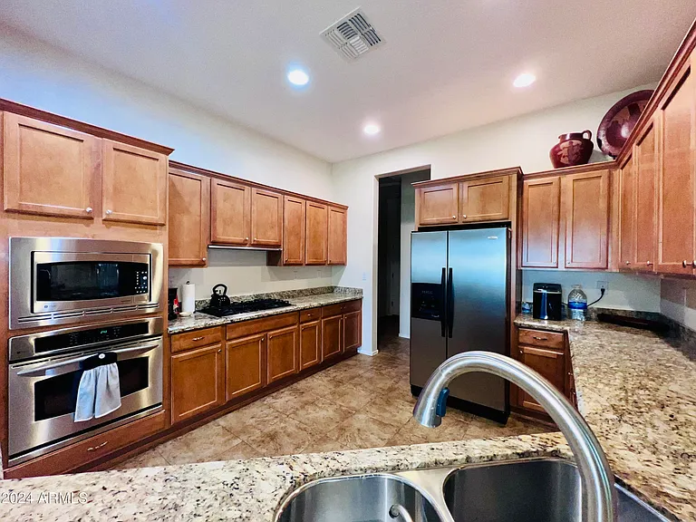 1653 W Ainsworth Dr — Photo 10