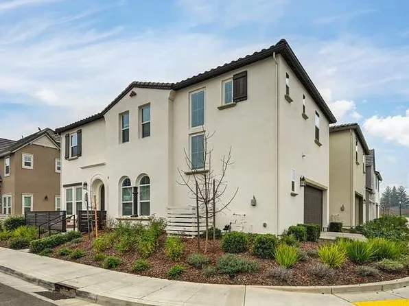 3260 Ronald Reagan Way, Sacramento, CA 95818