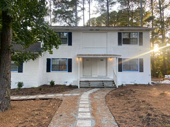 100 Forsyth Dr #A, Chapel Hill, NC 27517