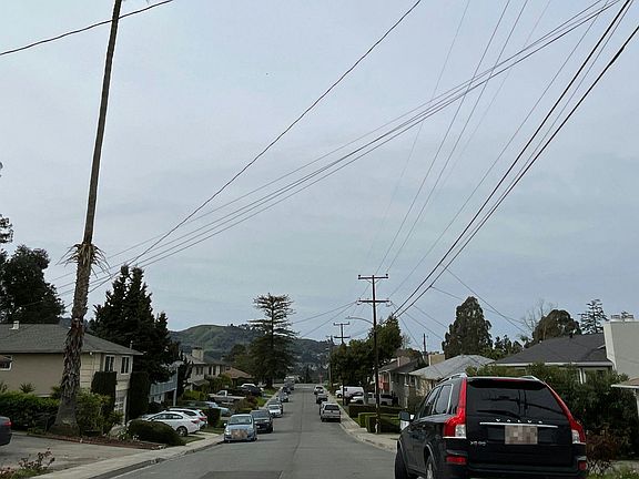 4th image of 3012 Deseret Dr