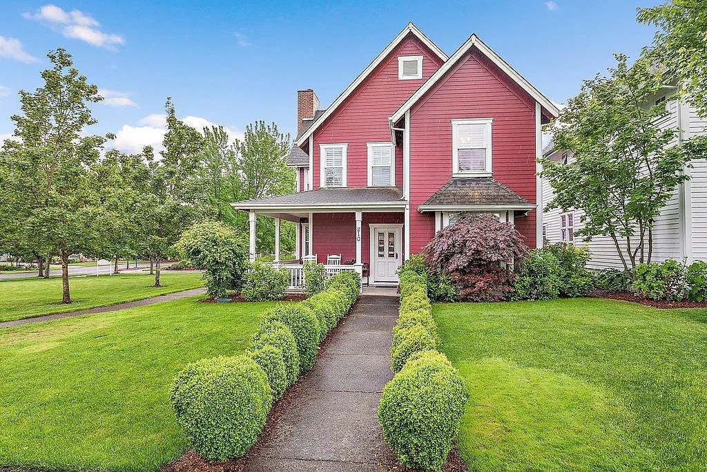 210 Cottage St photo 1