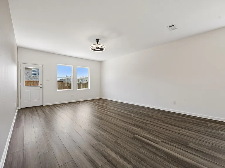 14200 Donahue St — Photo 11