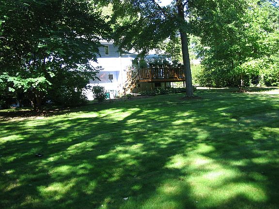 5th image of 21 Scott Dr