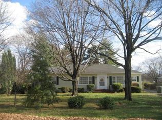 1068 Highland Rd, Salem, VA 24153