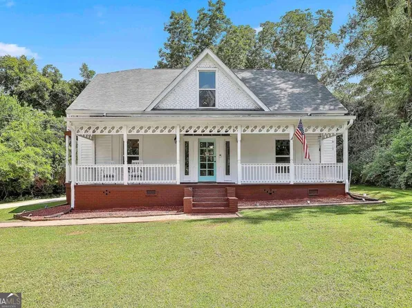 21 Smith St, Grantville, GA 30220