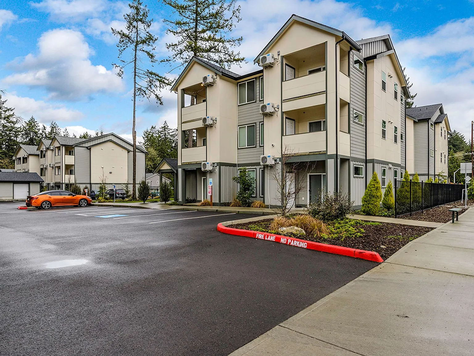 Lost Lake Forest Apartments — Photo 3
