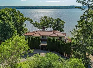 7 Tompkins Ct, Nyack, NY 10960