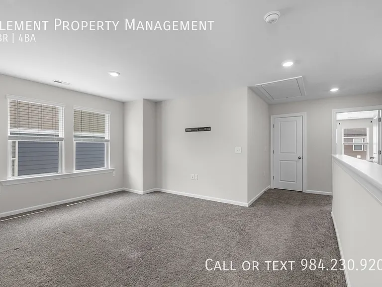 2466 Hutch Ln #1 — Photo 20
