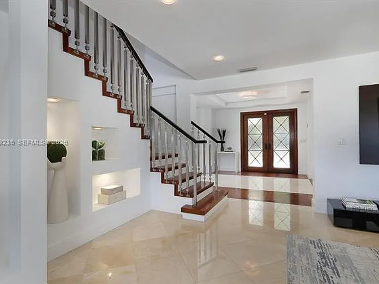 3425 Alhambra Cir — Photo 7