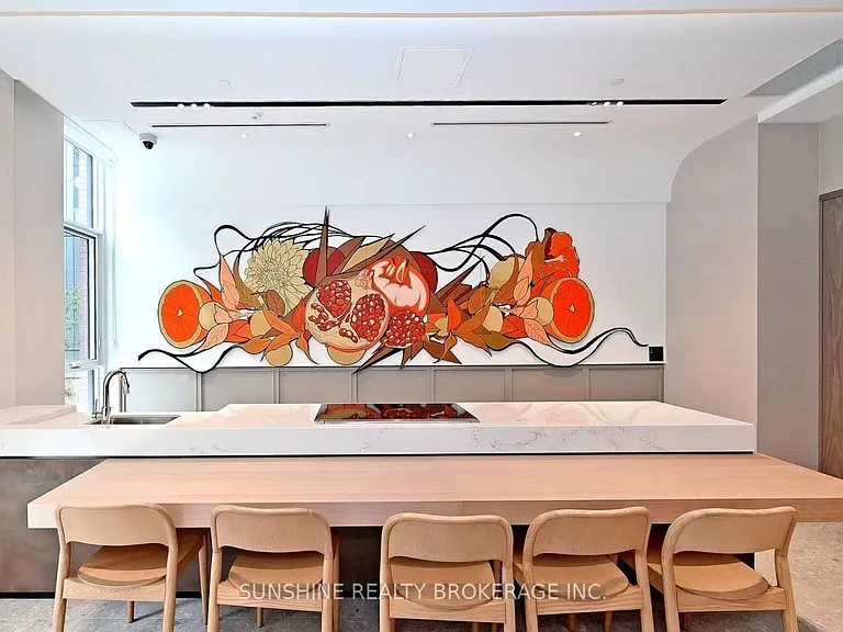 10 Oak St #609 — Photo 18