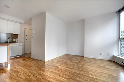 233 Robson St #2710 Photo 1