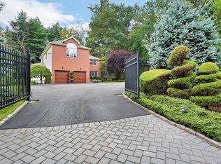 562 Pinebrook Blvd, New Rochelle, NY 10804