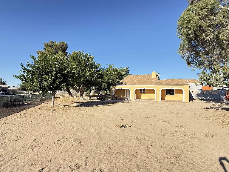10080 Pyrite Ave — Photo 18