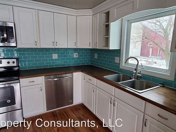 2nd image of 14350 New Holland St