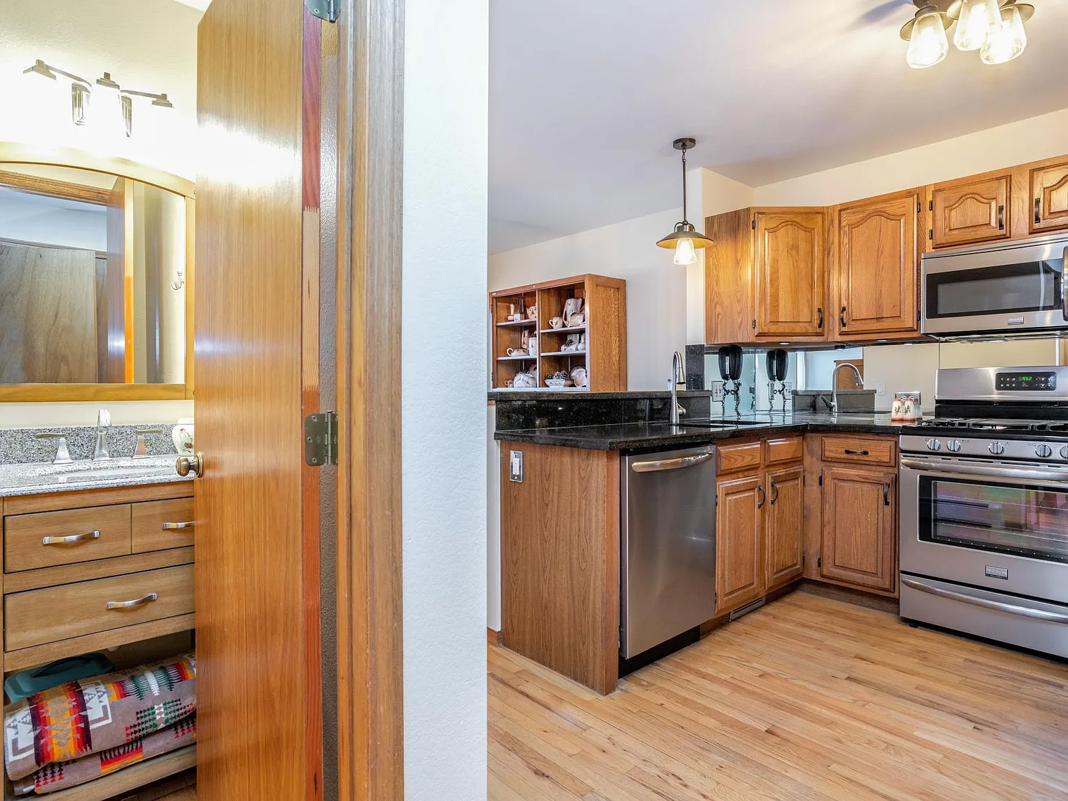 714A Meadow Ct — Photo 3