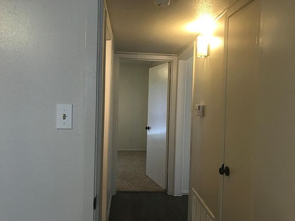 4th image of 900 N Longview St APT A