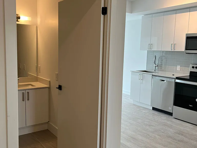 2782 Barton St E #702 — Photo 14