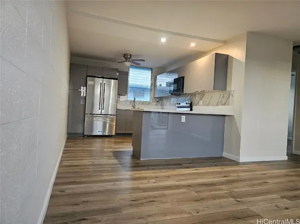 94-039 Waipahu St APT 313, Waipahu, HI 96797