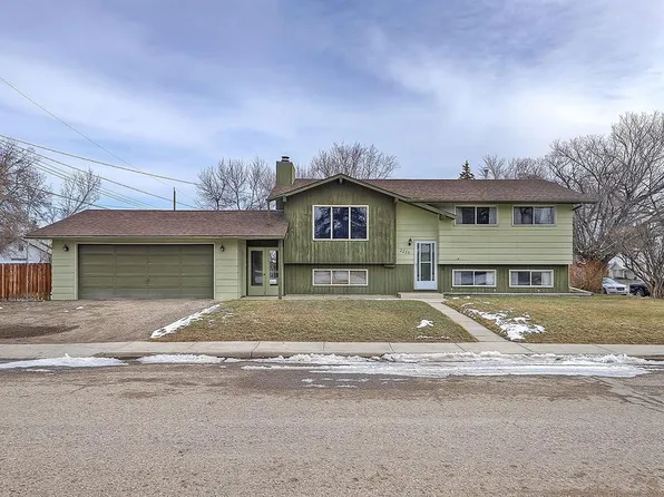 2220 W 23rd St, Nanton, AB T0L 1R0