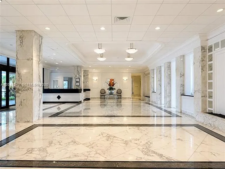 5700 Collins Ave #3A — Photo 9