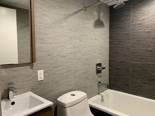 Rented by Premier Metro Realty Corp | media 27