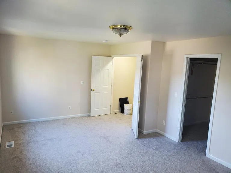 7531 Broadway St — Photo 7
