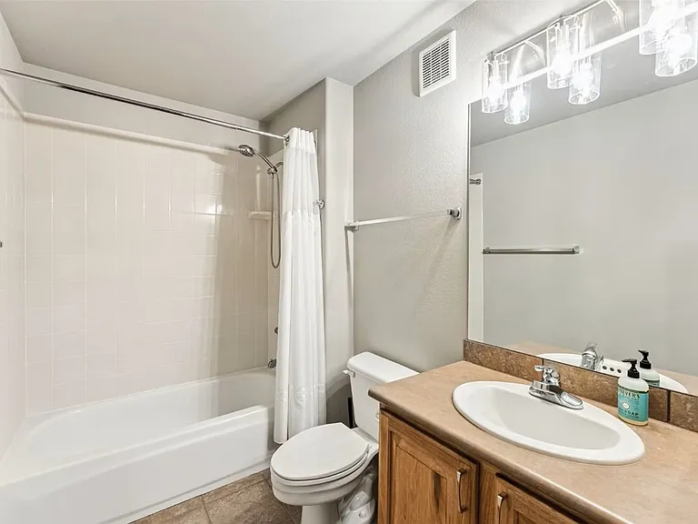 720 Lakepoint Dr — Photo 27