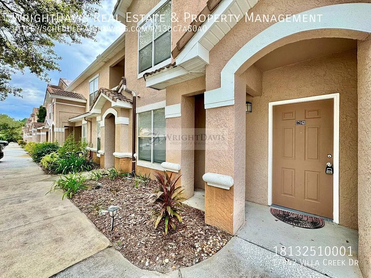 Gated 2/2 Tampa Condo with Split Floor Plan & Walk-In Closets — Photo 2