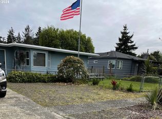 1934 17th St, Florence, OR 97439