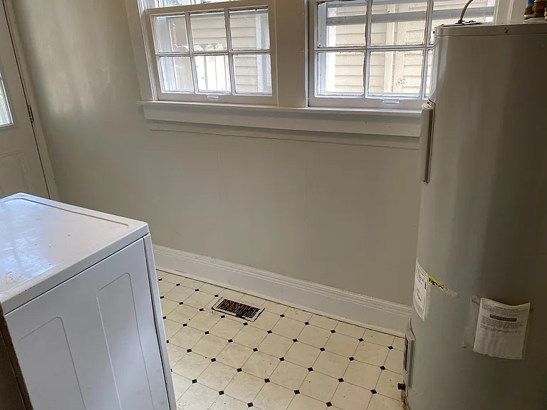 339 Park Ave — Photo 21
