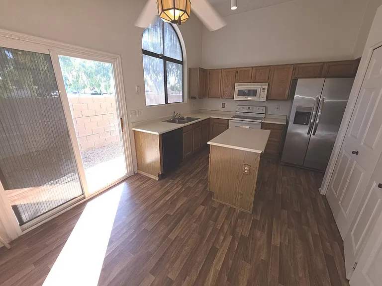 1056 W Sunward Dr — Photo 8