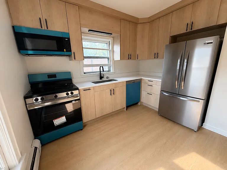 1660 2nd St #4 — Photo 6