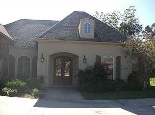 12445 Oak Alley Dr, Geismar, LA 70734