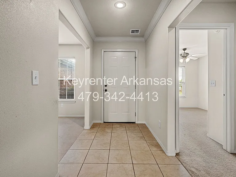 705 SW Crystal St — Photo 5