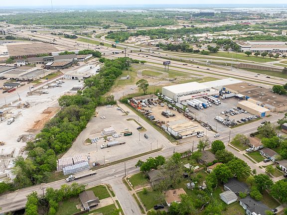 2nd image of 600 SW Loop 820