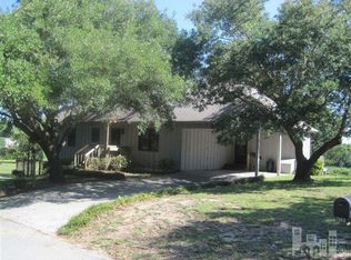 325 Dogwood Ln E, Hampstead, NC 28443