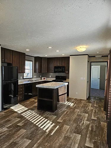906 W Edge Dr Photo 1